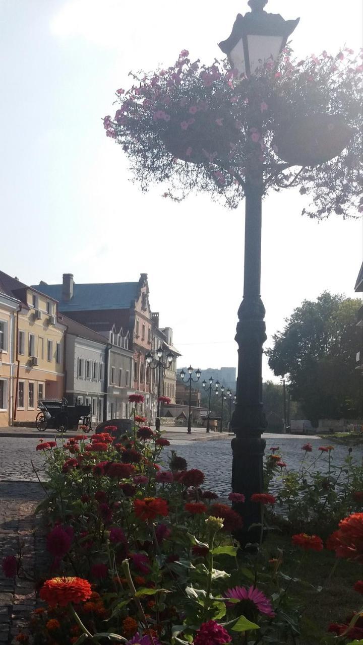 Уютные Апартаменты В Самом Сердце Старого Города Kamianets-Podilskyi Exterior foto